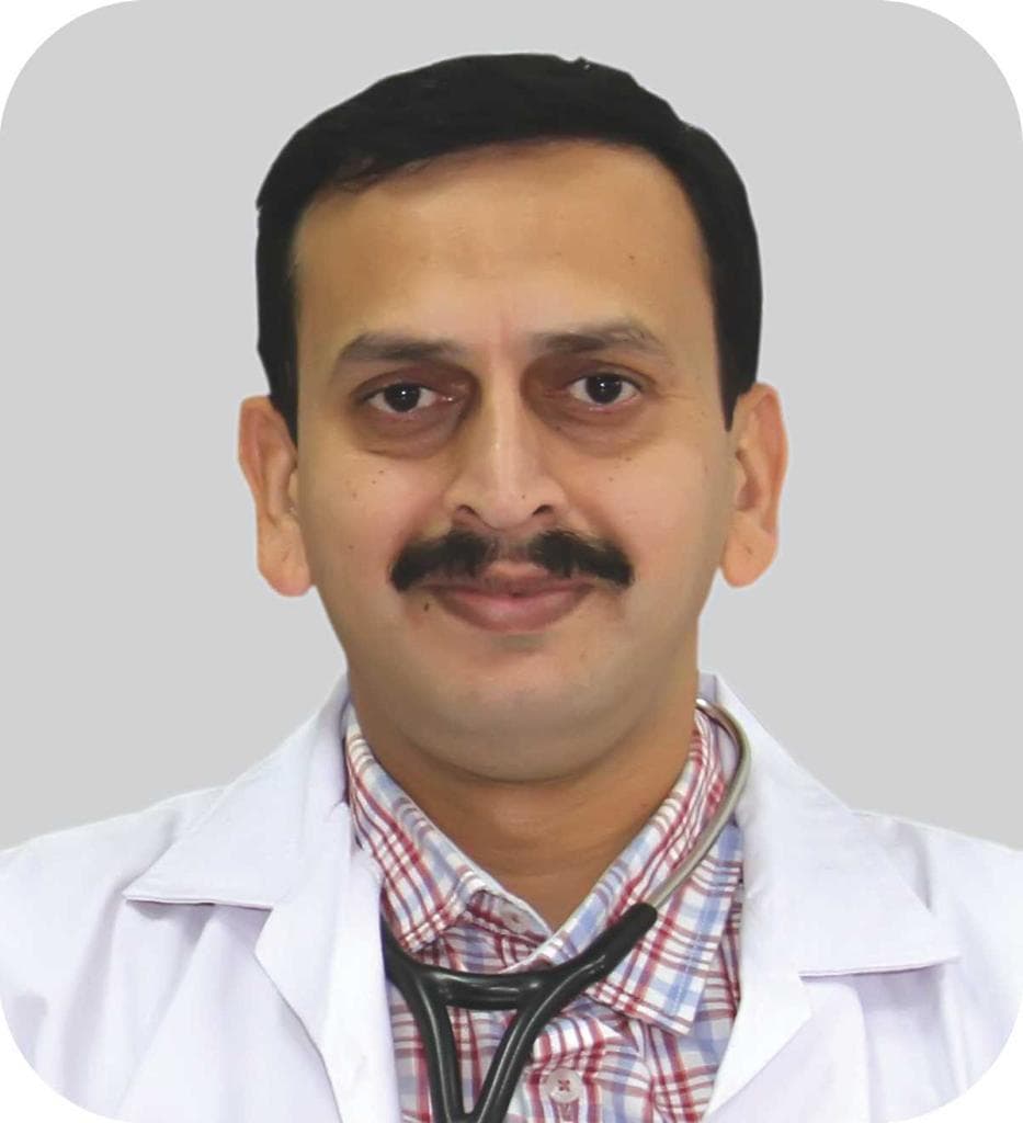 Dr. Shreepad Bhat,MBBS MD Medicine (B.J.Medical College Pune)